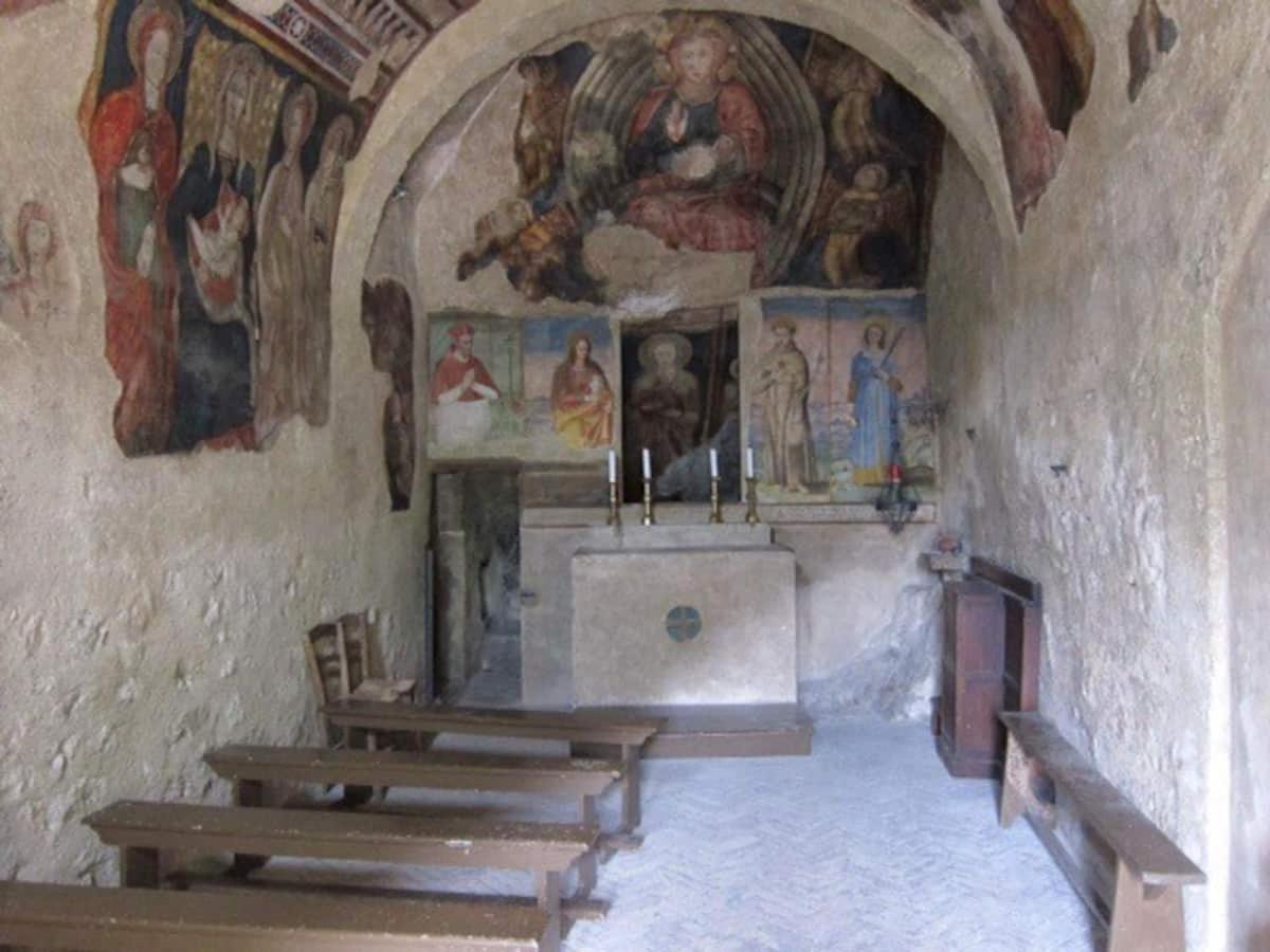 Casa ridente nella valle del Menotre con giardino Pale Esterno foto