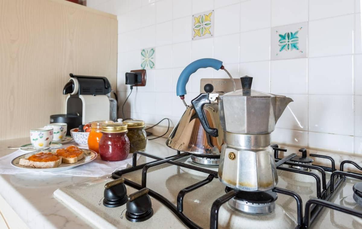 Casa ridente nella valle del Menotre con giardino Pale Esterno foto
