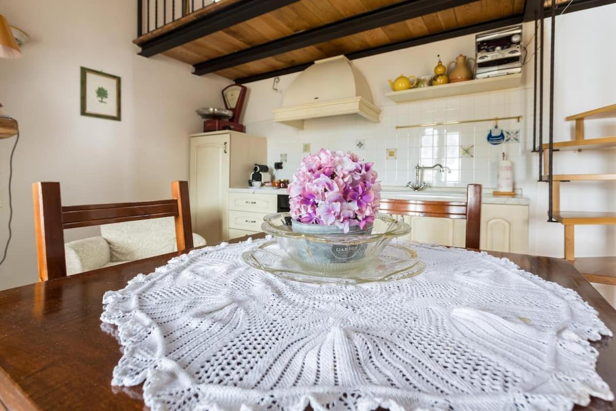 Casa ridente nella valle del Menotre con giardino Pale Esterno foto